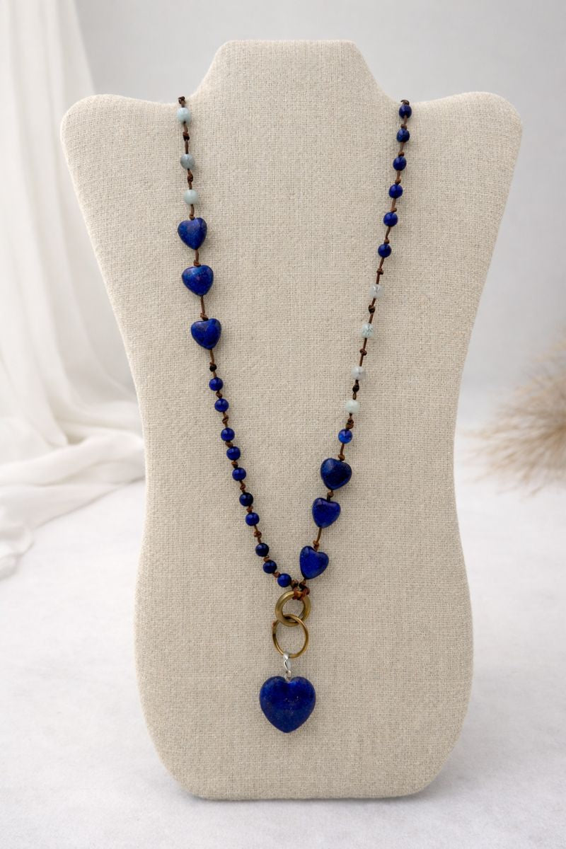 Collar de Hilo con Corazones Azules